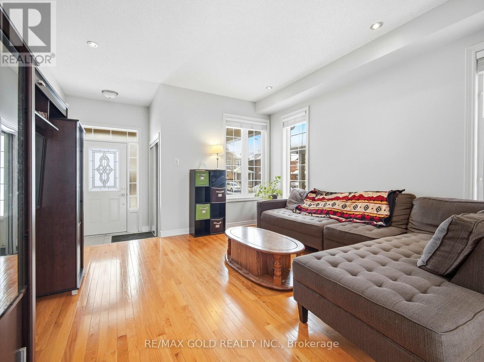 15 Prudhomme Drive, Brampton, Ontario  L6R 0H2 - Photo 3 - W12701462