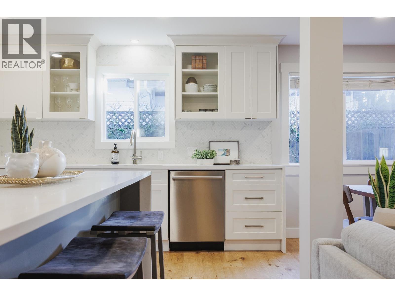 12523 Blackstock Street, Maple Ridge, British Columbia  V2X 5N7 - Photo 5 - R3081237