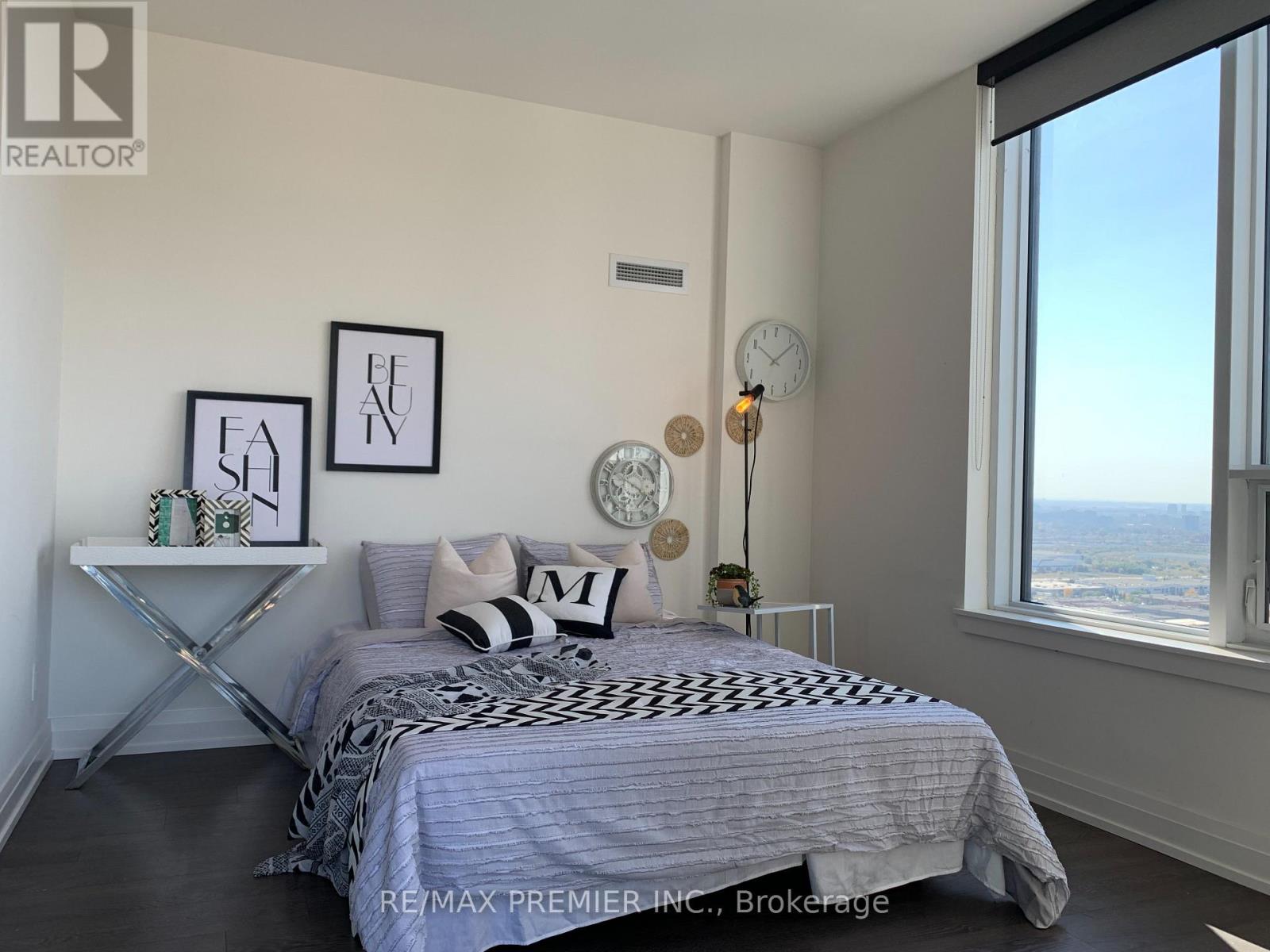 Pho2 - 3600 Highway 7, Vaughan, Ontario  L4L 0G7 - Photo 27 - N12711012