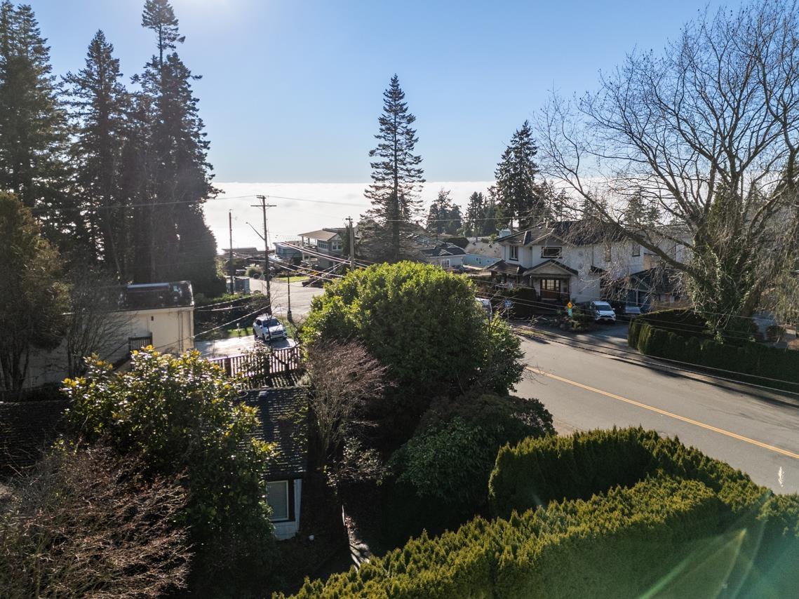 1410 Bergstrom Road, White Rock, British Columbia  V4B 5E1 - Photo 34 - R3079963