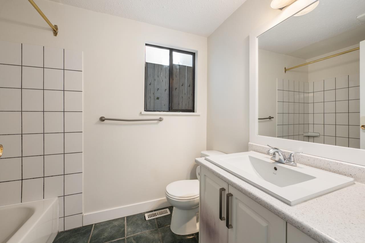 1410 Bergstrom Road, White Rock, British Columbia  V4B 5E1 - Photo 28 - R3079963