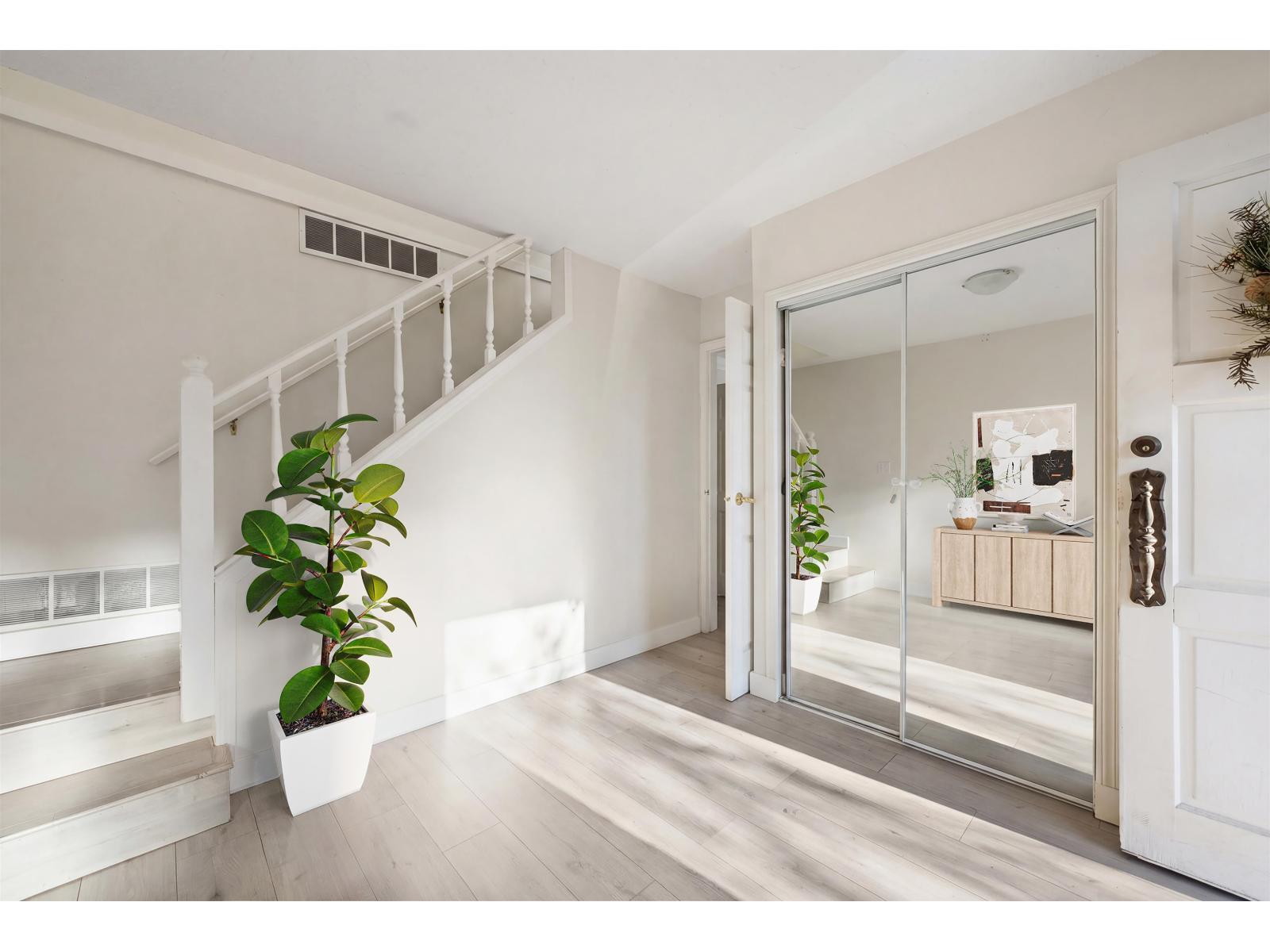 1410 Bergstrom Road, White Rock, British Columbia  V4B 5E1 - Photo 3 - R3079963