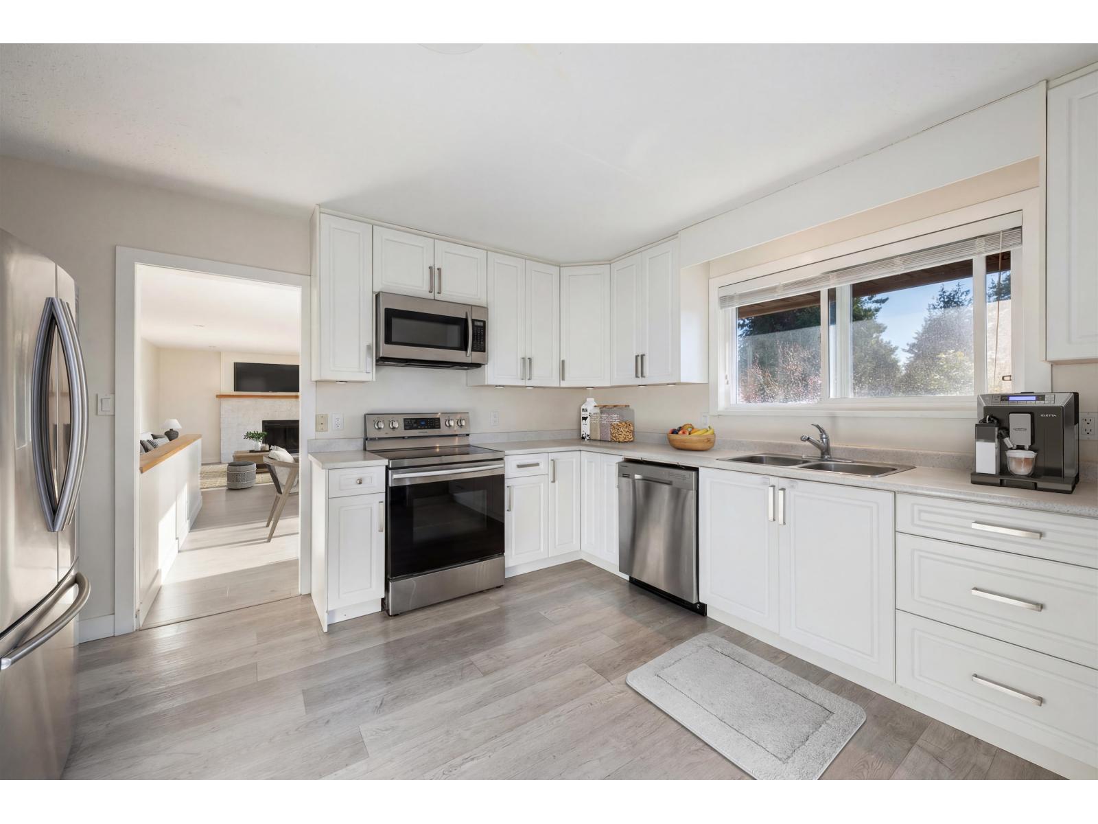 1410 Bergstrom Road, White Rock, British Columbia  V4B 5E1 - Photo 8 - R3079963