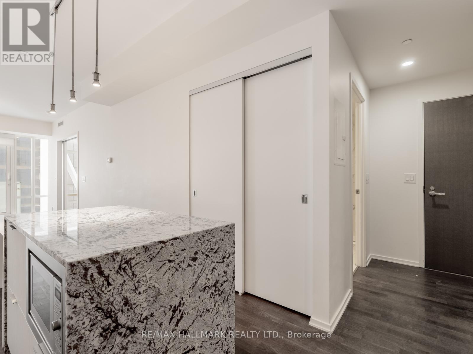 5208 - 1 Bloor Street E, Toronto, Ontario  M4W 1A9 - Photo 4 - C12713540