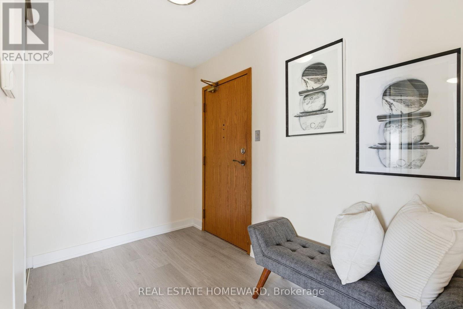 1006 - 215 Wynford Drive, Toronto, Ontario  M3C 3P5 - Photo 4 - C12713562