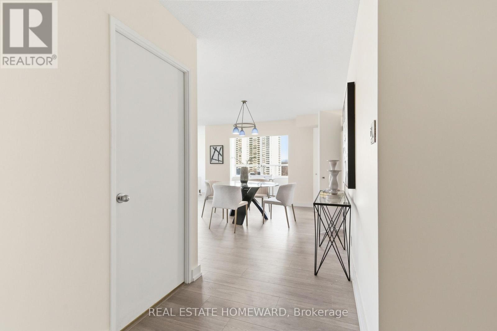 1006 - 215 Wynford Drive, Toronto, Ontario  M3C 3P5 - Photo 5 - C12713562