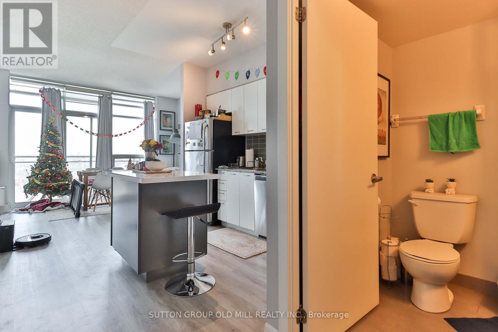 2212 - 38 Joe Shuster Way, Toronto, Ontario  M6K 0A5 - Photo 17 - C12713590