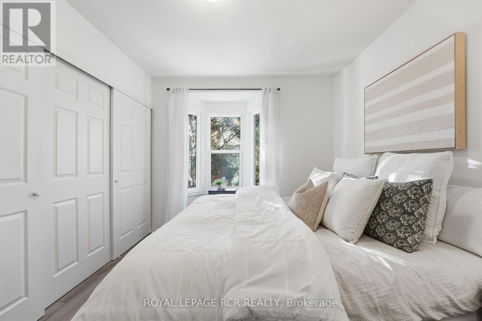 257 Rhodes Avenue, Toronto, Ontario  M4L 3A2 - Photo 14 - E12713630