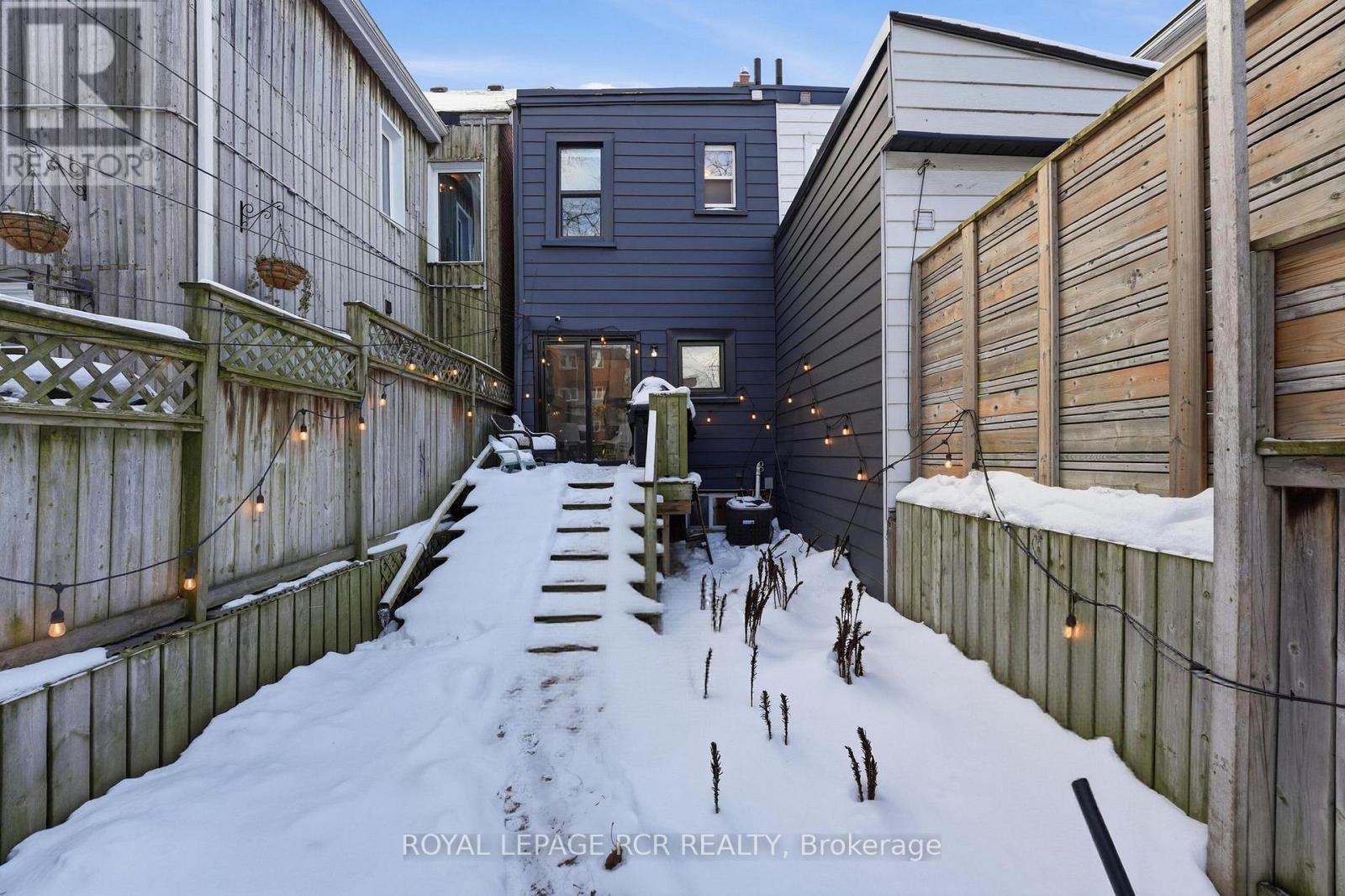 257 Rhodes Avenue, Toronto, Ontario  M4L 3A2 - Photo 28 - E12713630