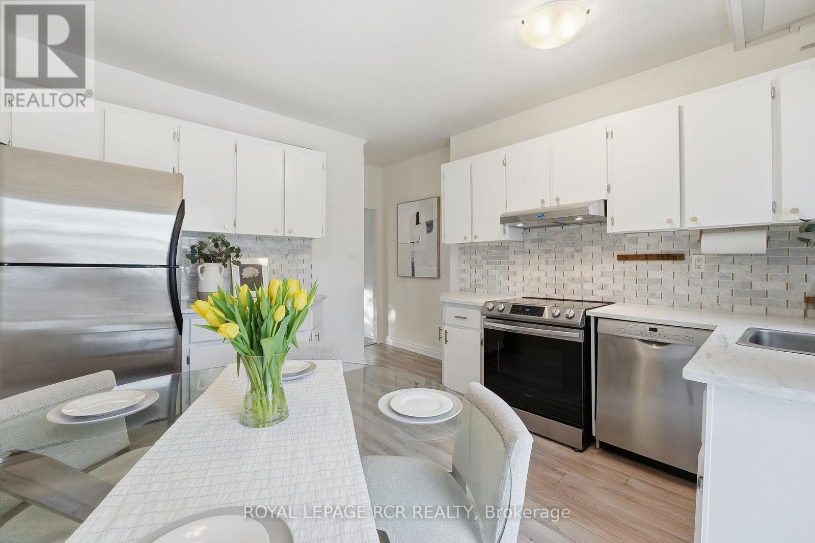 257 Rhodes Avenue, Toronto, Ontario  M4L 3A2 - Photo 9 - E12713630