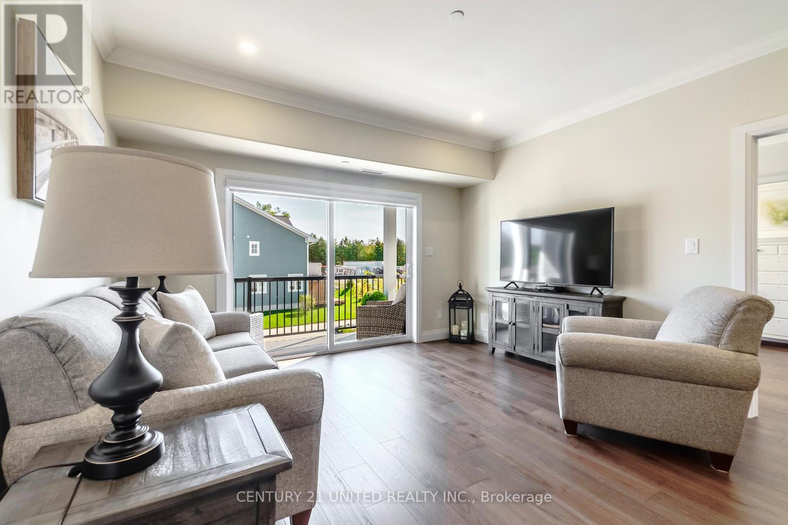 202 - 19 Hampton Lane, Selwyn, Ontario  K0L 2H0 - Photo 4 - X12421366