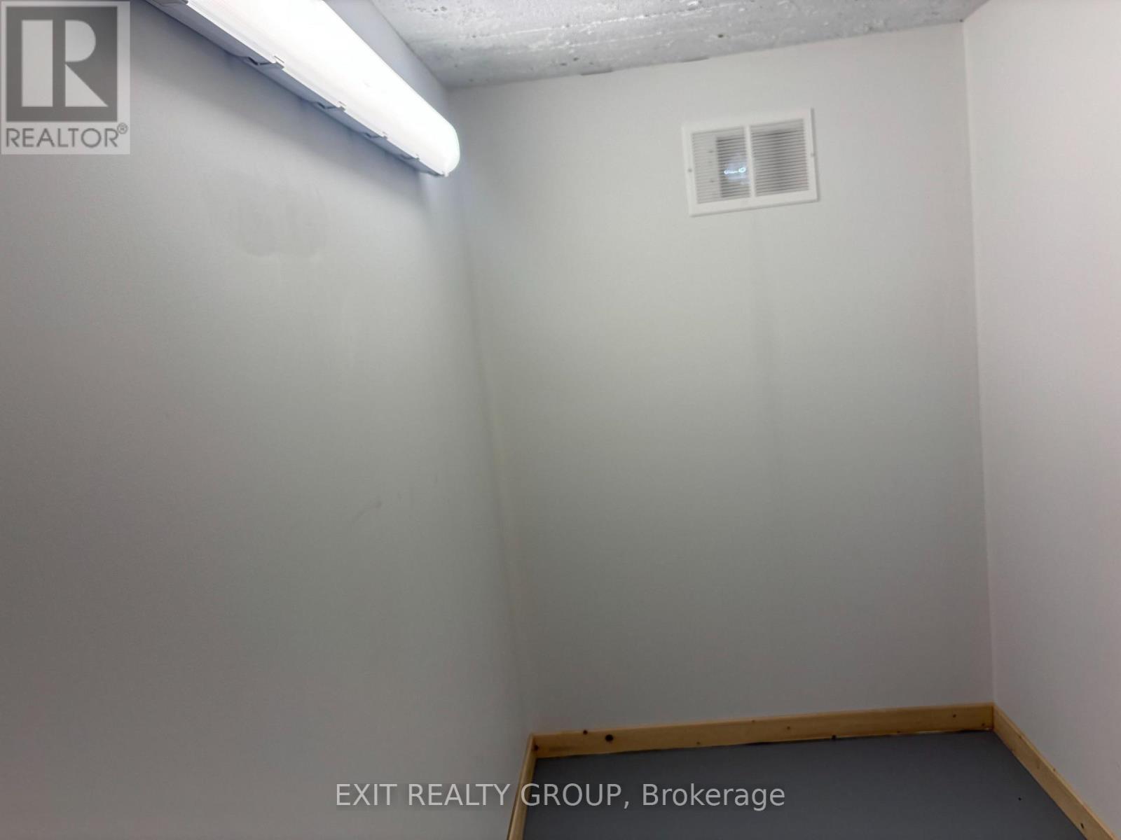 250 Ashley Street, Belleville (Thurlow Ward), Ontario  K0K 2B0 - Photo 25 - X12712624