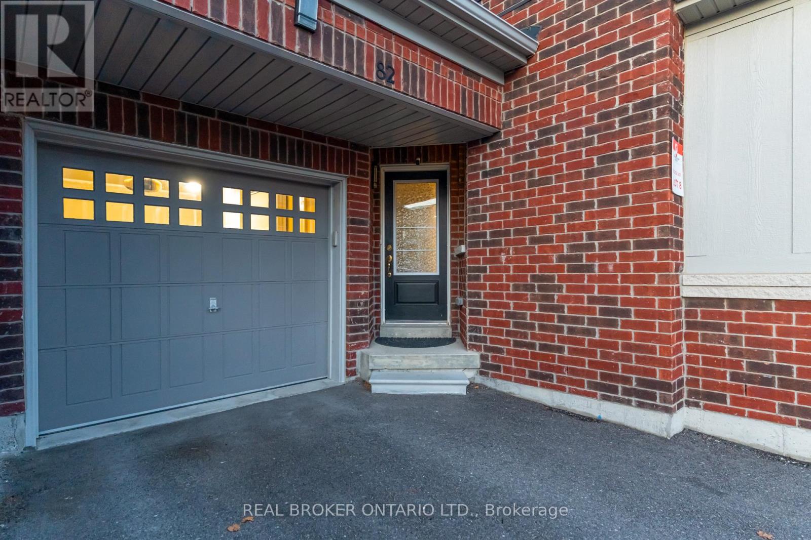 82 Ness Drive, Richmond Hill, Ontario  L4S 0K8 - Photo 3 - N12713610