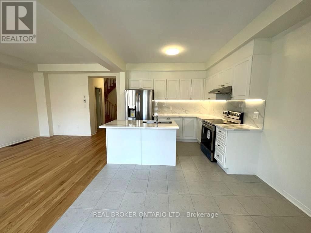 82 Ness Drive, Richmond Hill, Ontario  L4S 0K8 - Photo 7 - N12713610