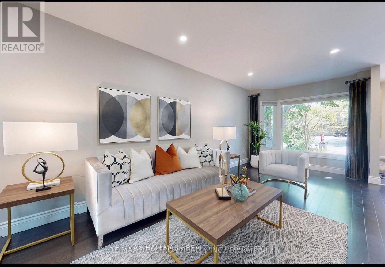 280 Douglas Road, Richmond Hill, Ontario  L4E 3H6 - Photo 4 - N12713628