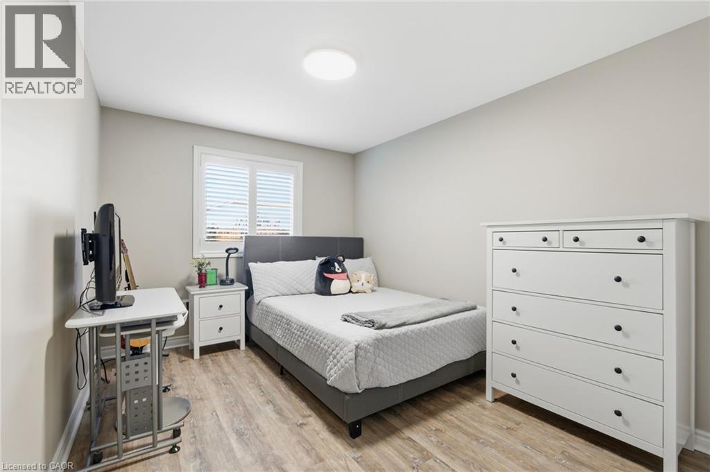 13 Colonial Crescent, Grimsby, Ontario  L3M 5H2 - Photo 18 - 40799754