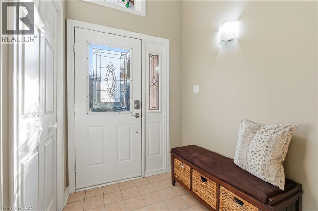 13 Colonial Crescent, Grimsby, Ontario  L3M 5H2 - Photo 3 - 40799754