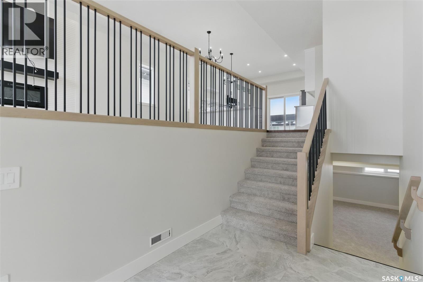 602 Weir Crescent, Warman, Saskatchewan  S0K 4S4 - Photo 5 - SK025659