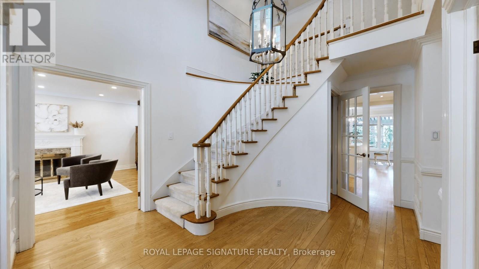 4086 Summit Court, Mississauga, Ontario  L5L 3J2 - Photo 4 - W12713536