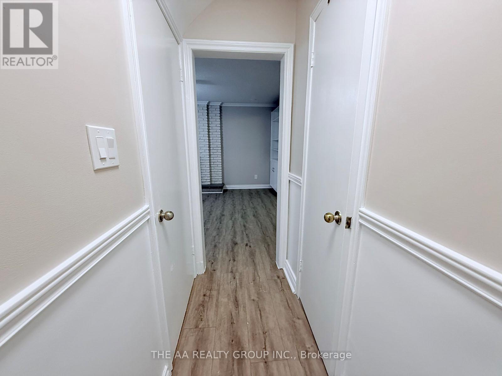 65 Hillside Drive, Brampton, Ontario  L6S 1A5 - Photo 12 - W12713552