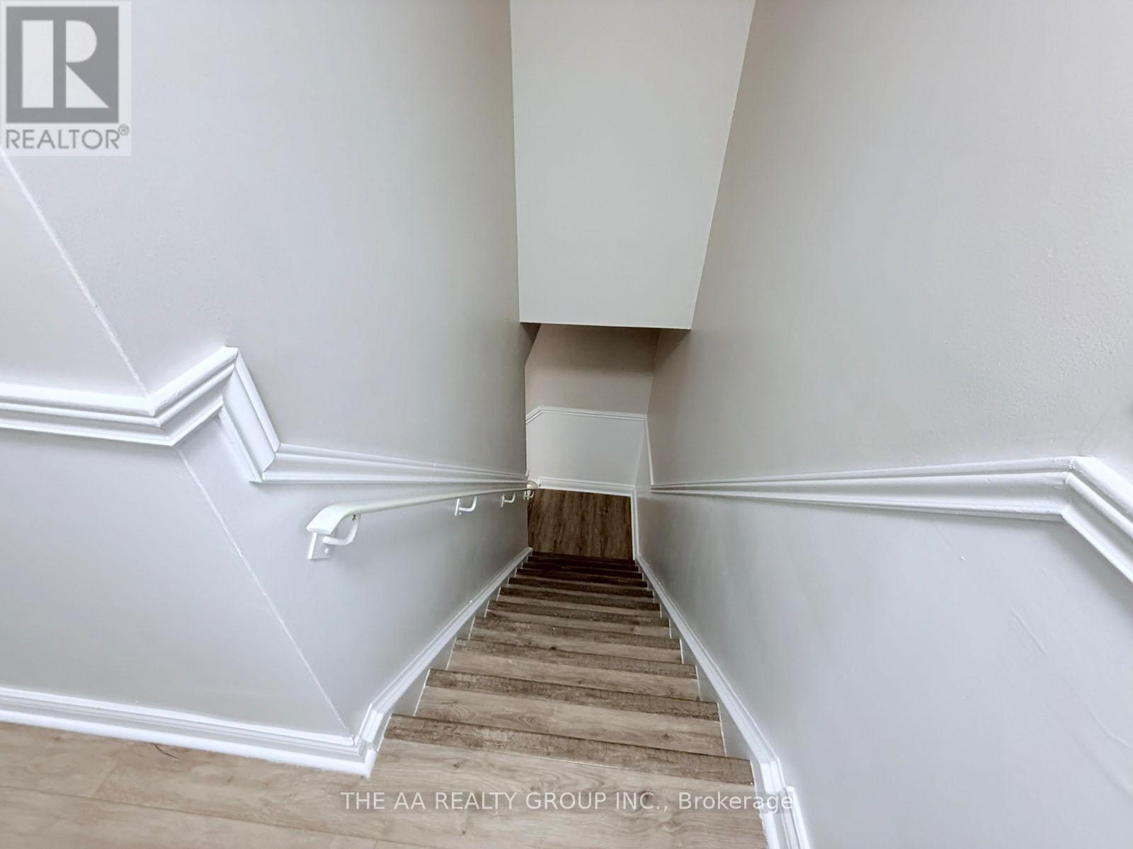 65 Hillside Drive, Brampton, Ontario  L6S 1A5 - Photo 24 - W12713552