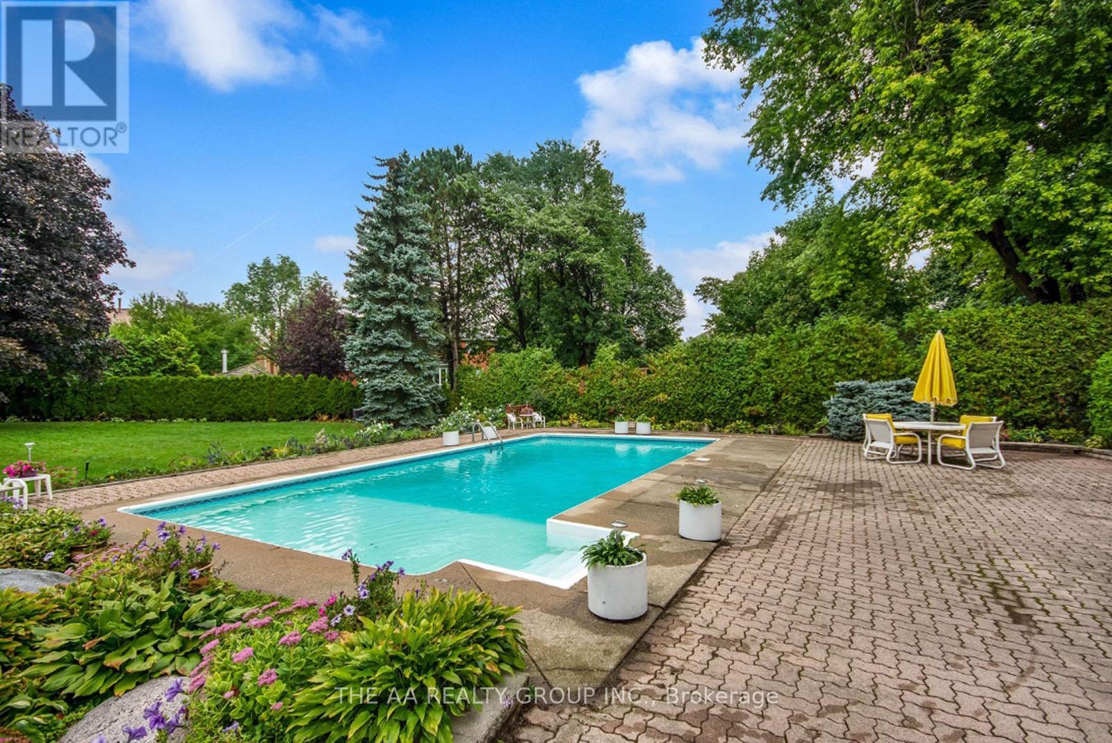 65 Hillside Drive, Brampton, Ontario  L6S 1A5 - Photo 39 - W12713552