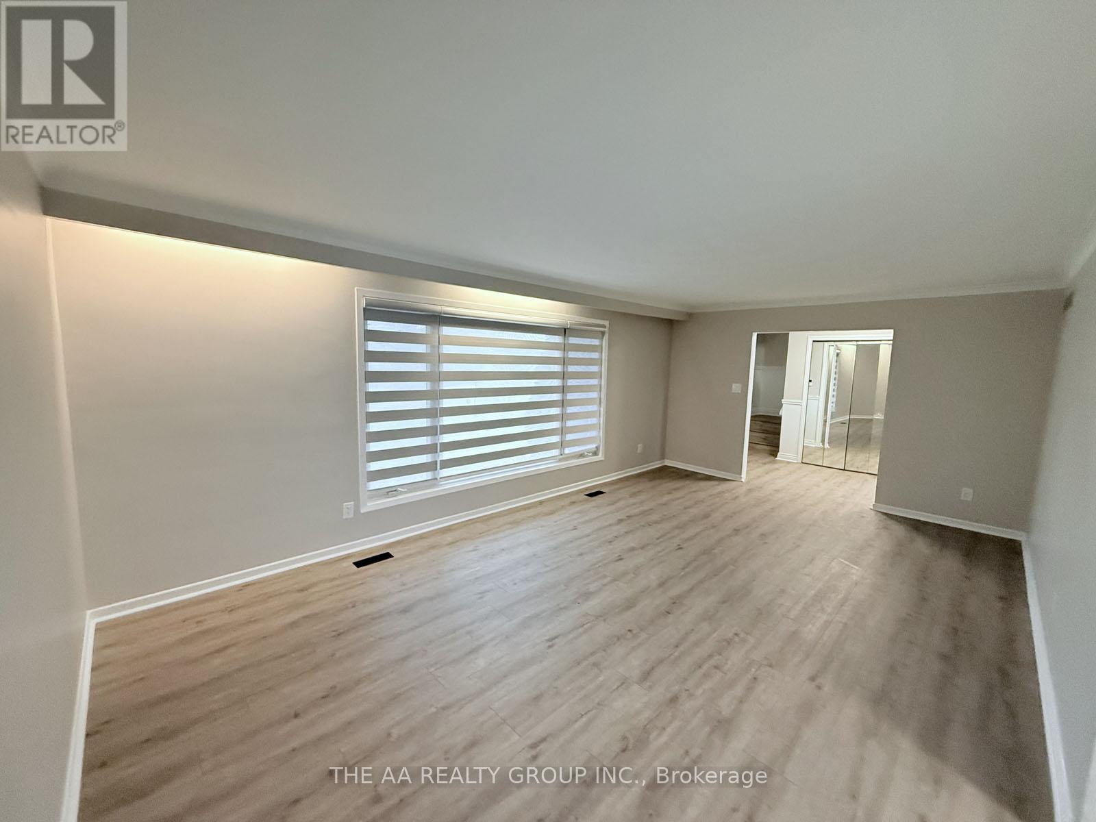 65 Hillside Drive, Brampton, Ontario  L6S 1A5 - Photo 6 - W12713552