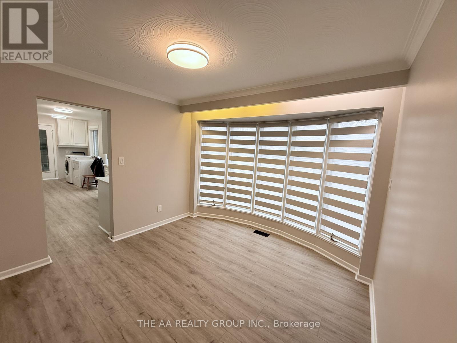 65 Hillside Drive, Brampton, Ontario  L6S 1A5 - Photo 9 - W12713552