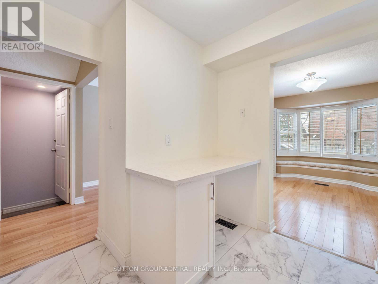 #60 - 385 The East Mall, Toronto, Ontario  M9B 6J4 - Photo 11 - W12713572