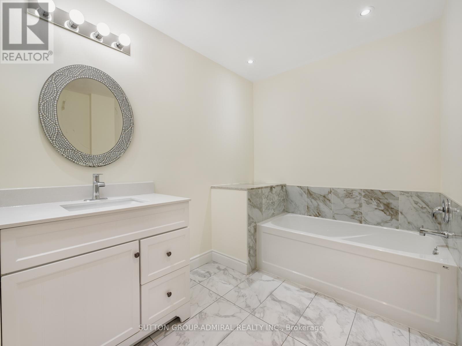 #60 - 385 The East Mall, Toronto, Ontario  M9B 6J4 - Photo 34 - W12713572