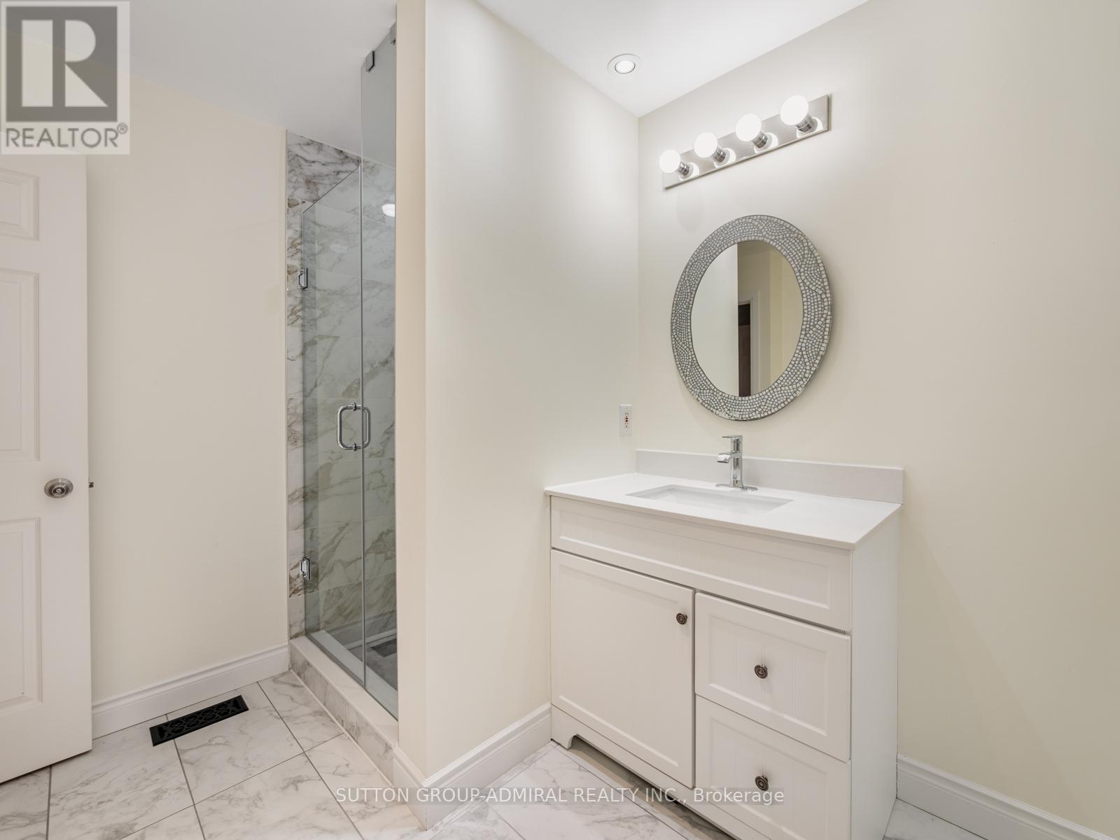 #60 - 385 The East Mall, Toronto, Ontario  M9B 6J4 - Photo 35 - W12713572