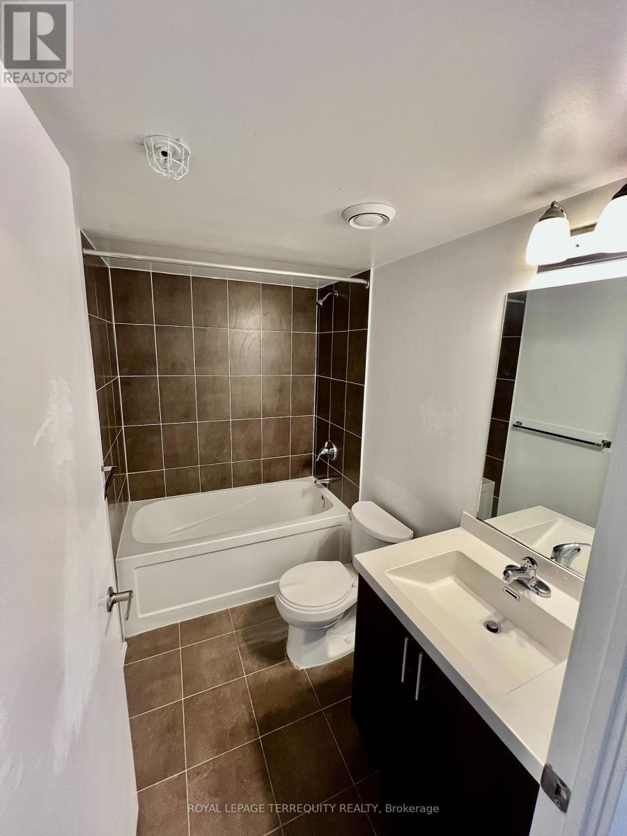 808 - 1420 Dupont Street, Toronto, Ontario  M6H 0C2 - Photo 4 - W12713598