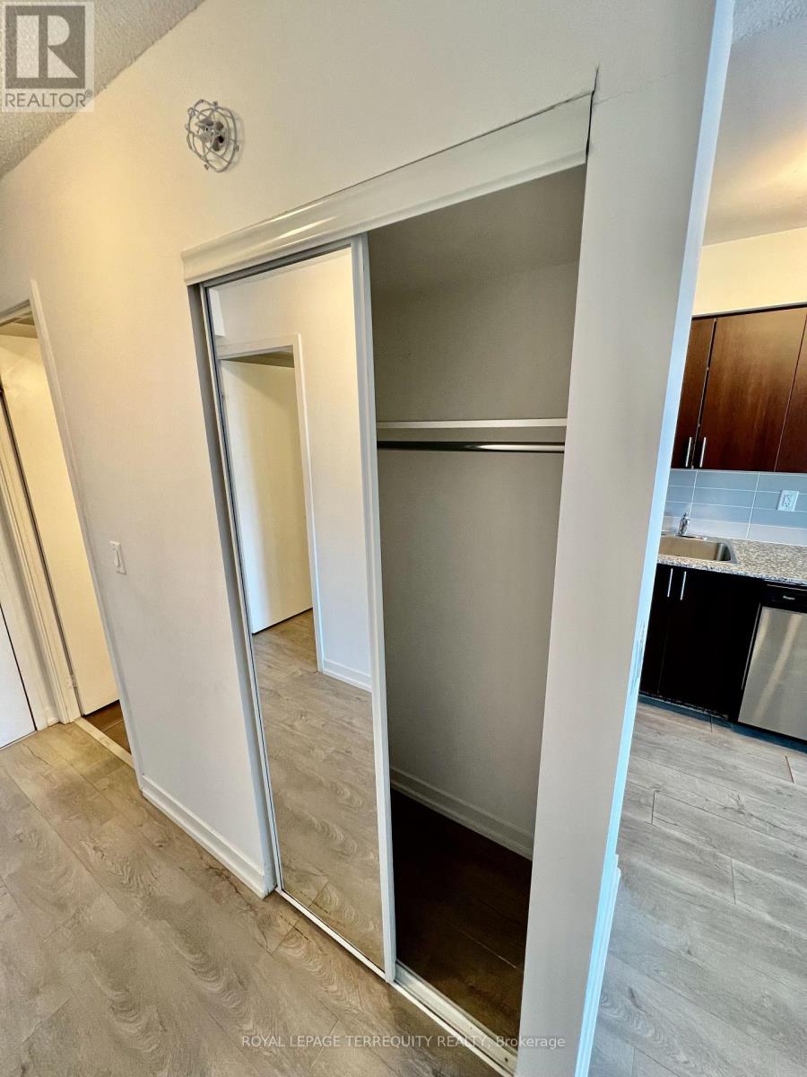 808 - 1420 Dupont Street, Toronto, Ontario  M6H 0C2 - Photo 7 - W12713598