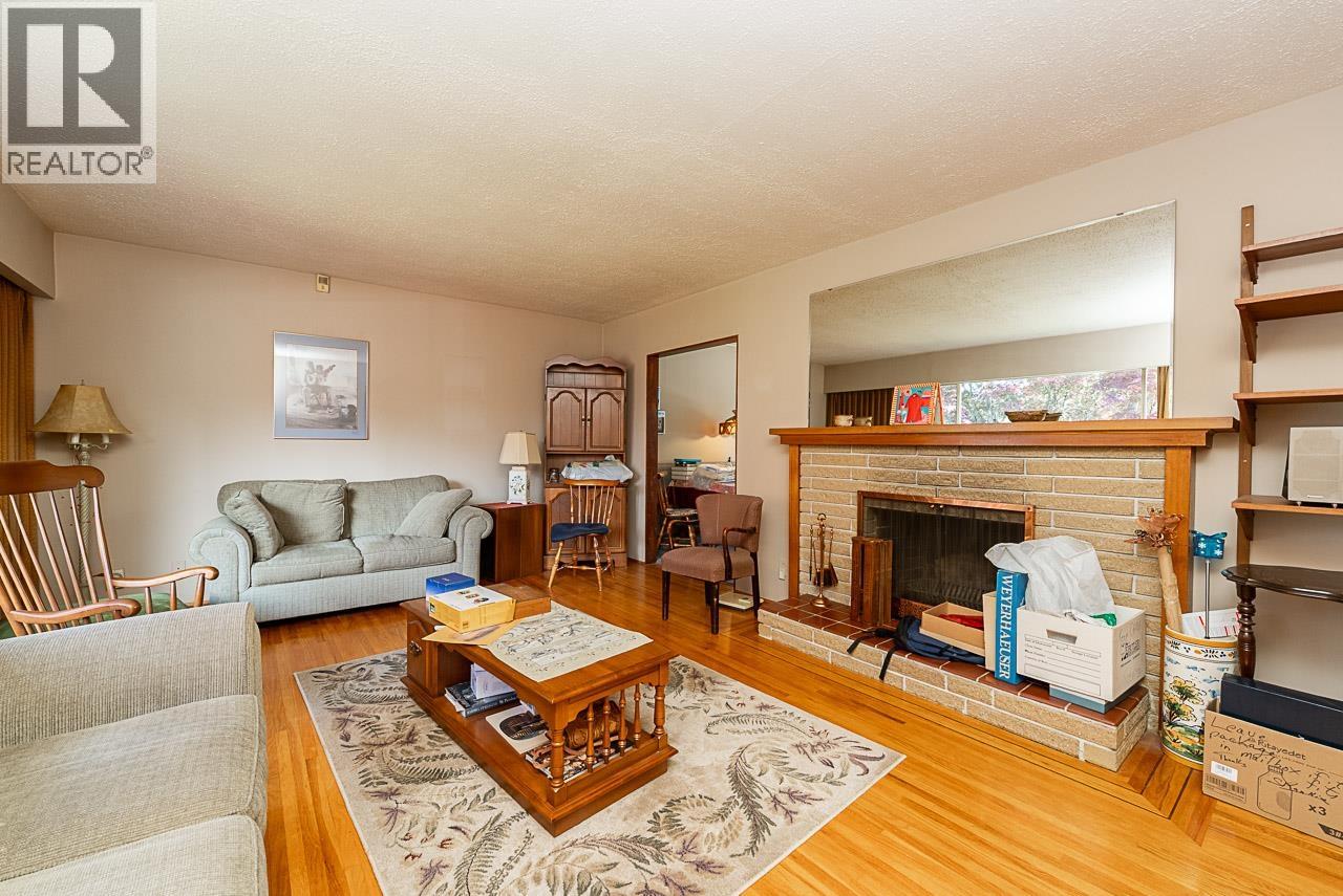 614 Chapman Avenue, Coquitlam, British Columbia  V3J 4A3 - Photo 9 - R3080955