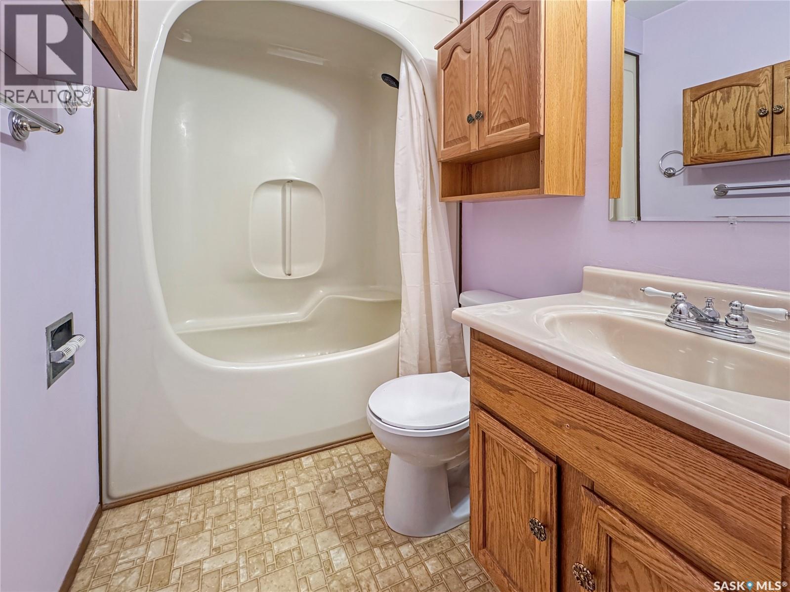 11342 Clark Drive, North Battleford, Saskatchewan  S9A 3P3 - Photo 10 - SK027056