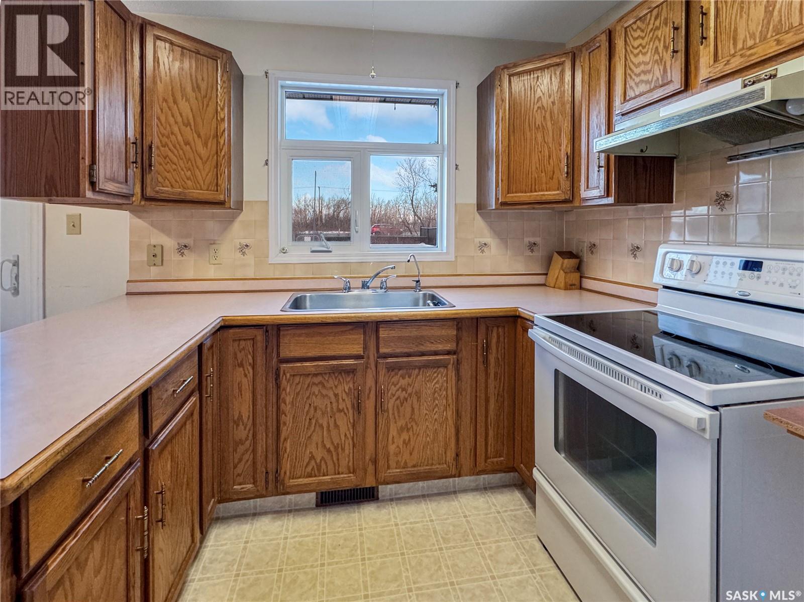 11342 Clark Drive, North Battleford, Saskatchewan  S9A 3P3 - Photo 4 - SK027056