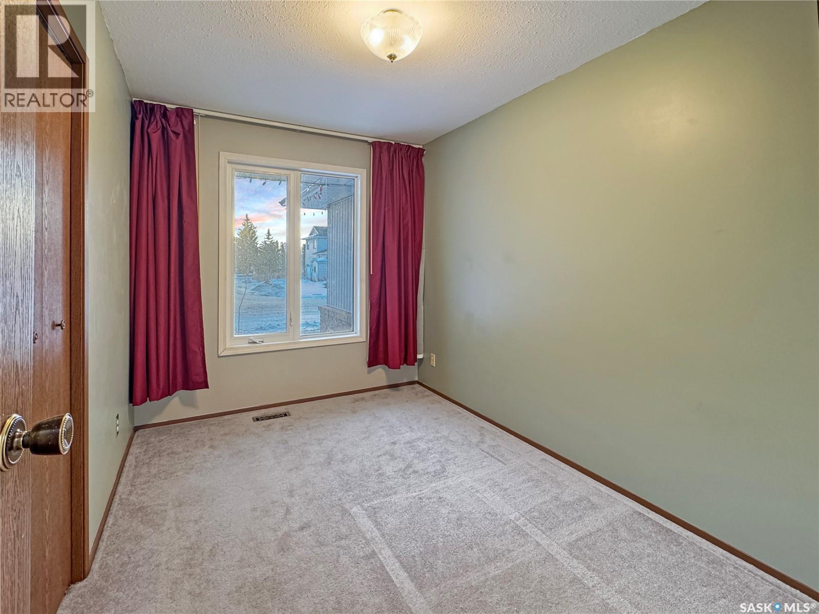 11342 Clark Drive, North Battleford, Saskatchewan  S9A 3P3 - Photo 9 - SK027056