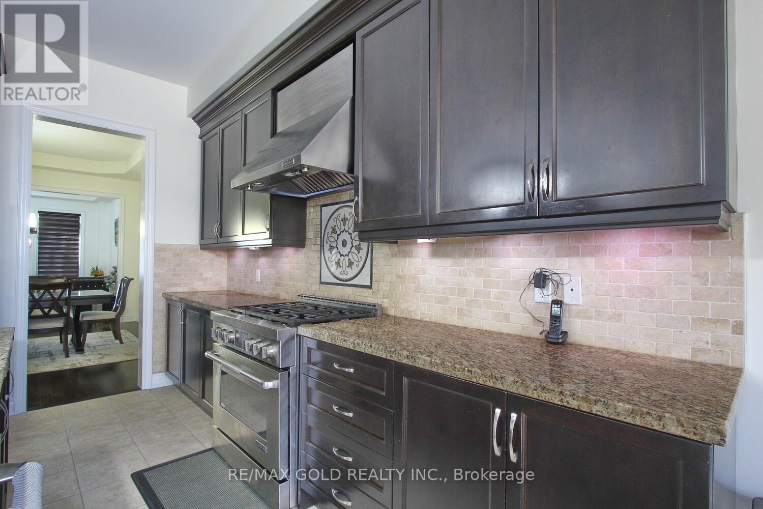 14 Ladbrook Crescent, Brampton, Ontario  L6X 5H6 - Photo 21 - W12712642