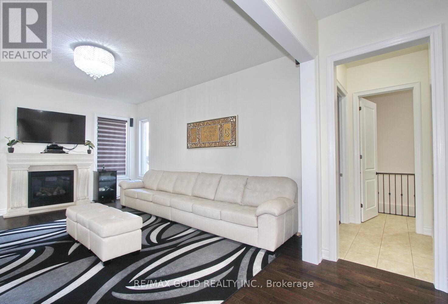 14 Ladbrook Crescent, Brampton, Ontario  L6X 5H6 - Photo 15 - W12712642