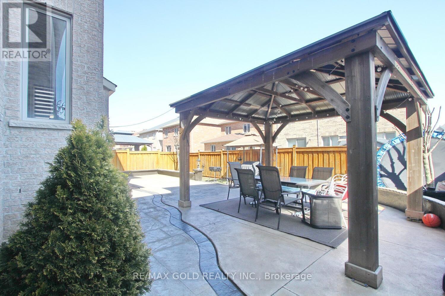 14 Ladbrook Crescent, Brampton, Ontario  L6X 5H6 - Photo 49 - W12712642