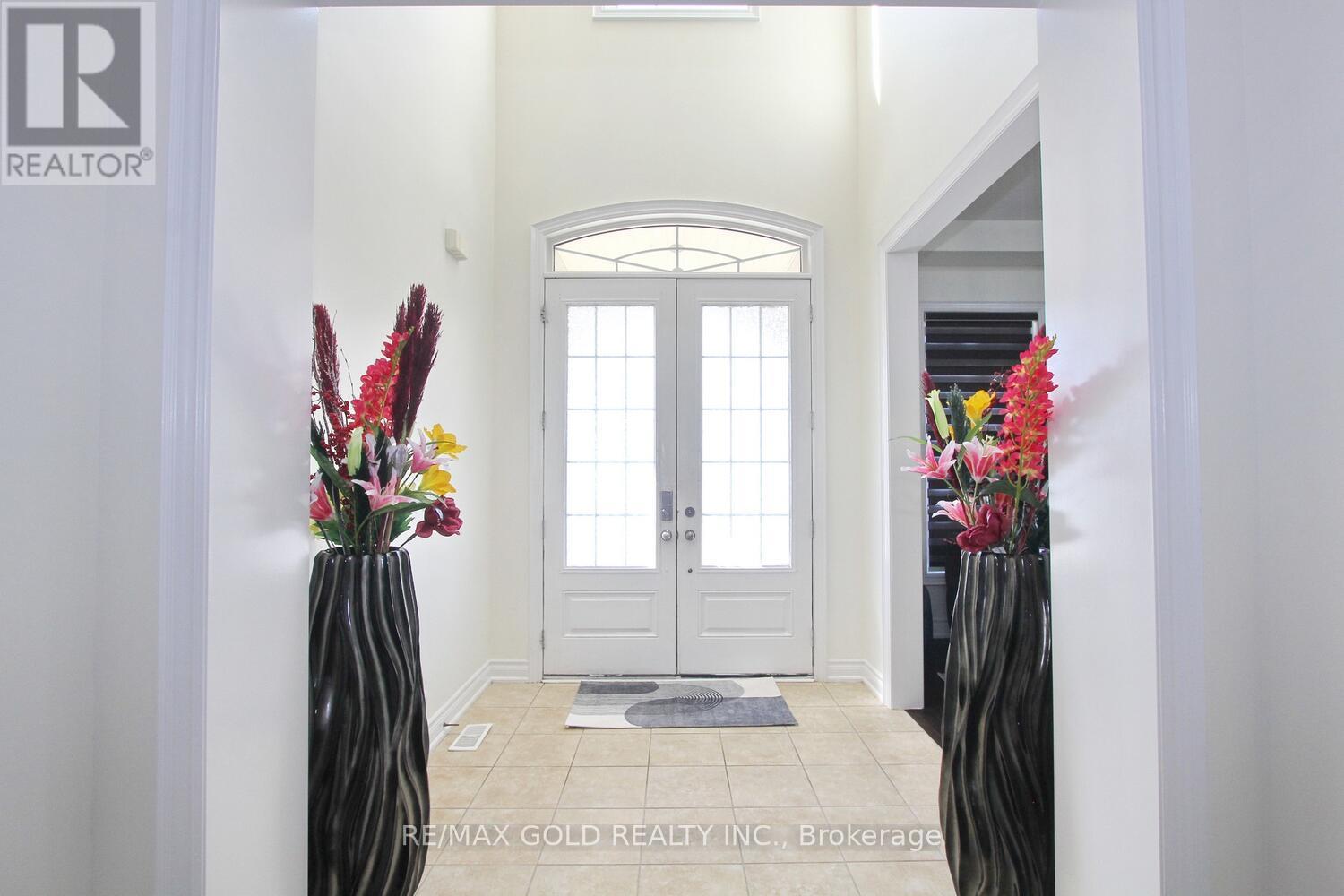 14 Ladbrook Crescent, Brampton, Ontario  L6X 5H6 - Photo 6 - W12712642