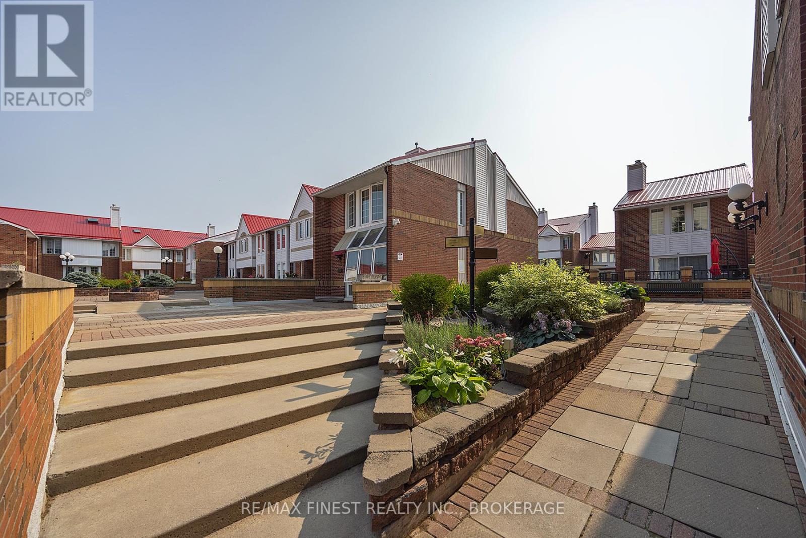 26 - 1 Place D'armes, Kingston, Ontario  K7K 6S1 - Photo 2 - X12713822