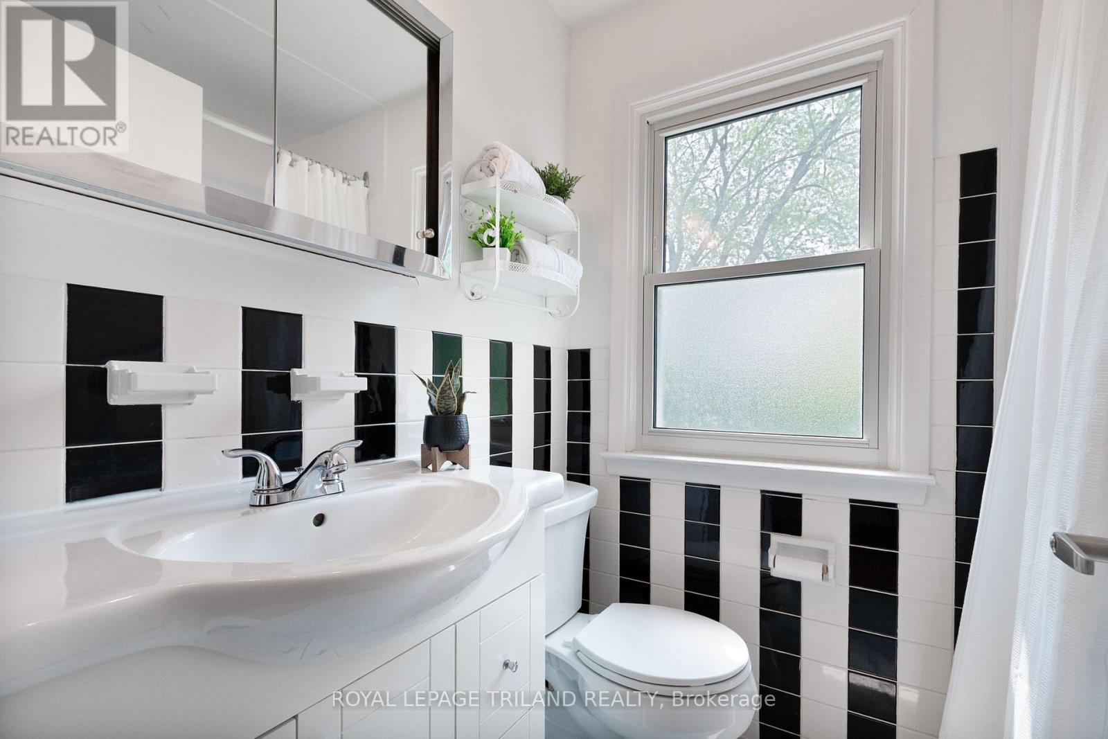 1631 Kathryn Drive, London North, Ontario  N6G 2R7 - Photo 25 - X12713668