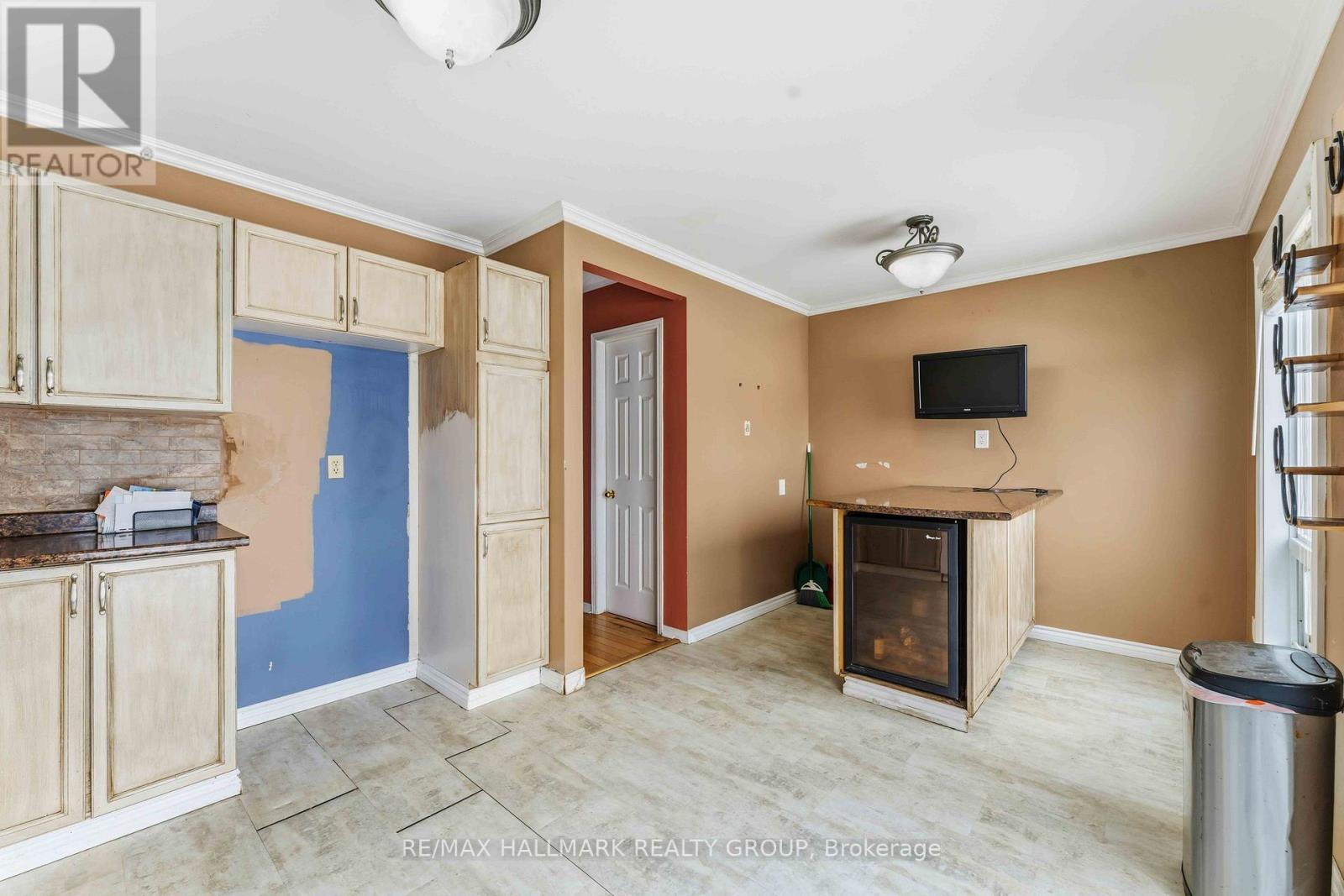 648 Brome Crescent, Ottawa, Ontario  K4A 1W2 - Photo 11 - X12713768