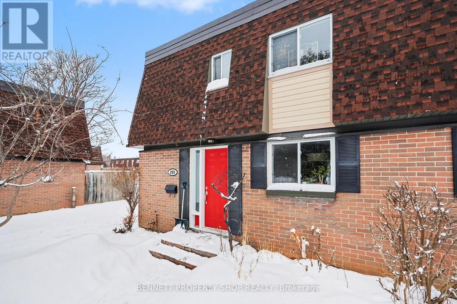 41 - 209 Ridgepark Private, Ottawa, Ontario  K2G 1H1 - Photo 2 - X12713856