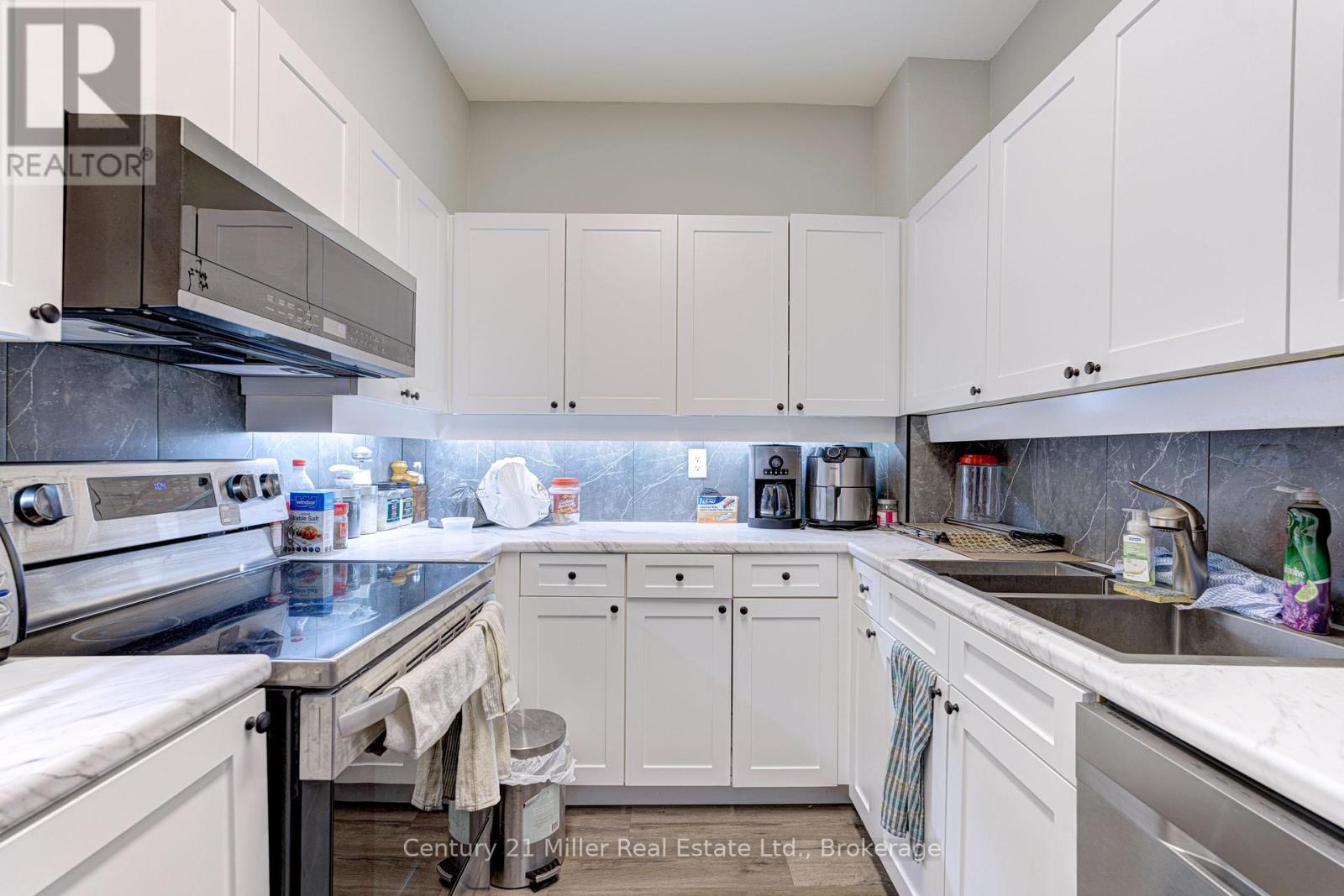 319 - 2511 Lakeshore Road W, Oakville, Ontario  L6L 6L9 - Photo 10 - W12713718