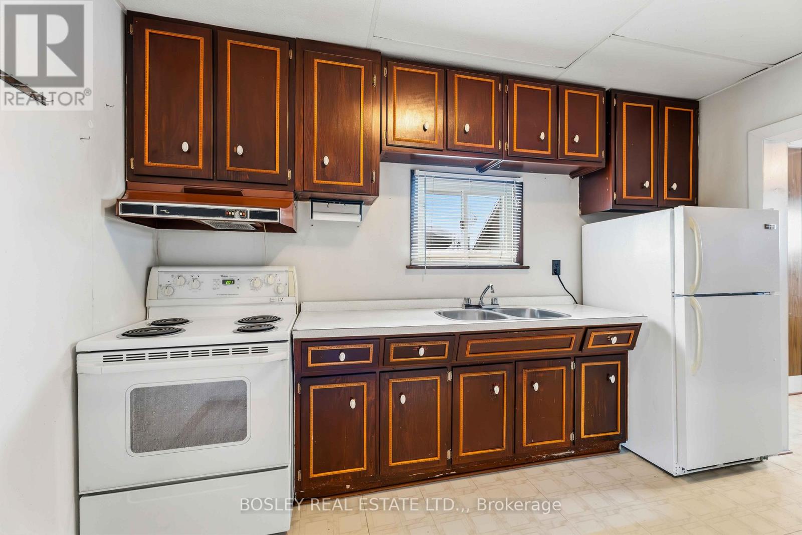 51 Queen Street S, Thorold (Thorold Downtown), Ontario  L2V 3N2 - Photo 6 - X12713656