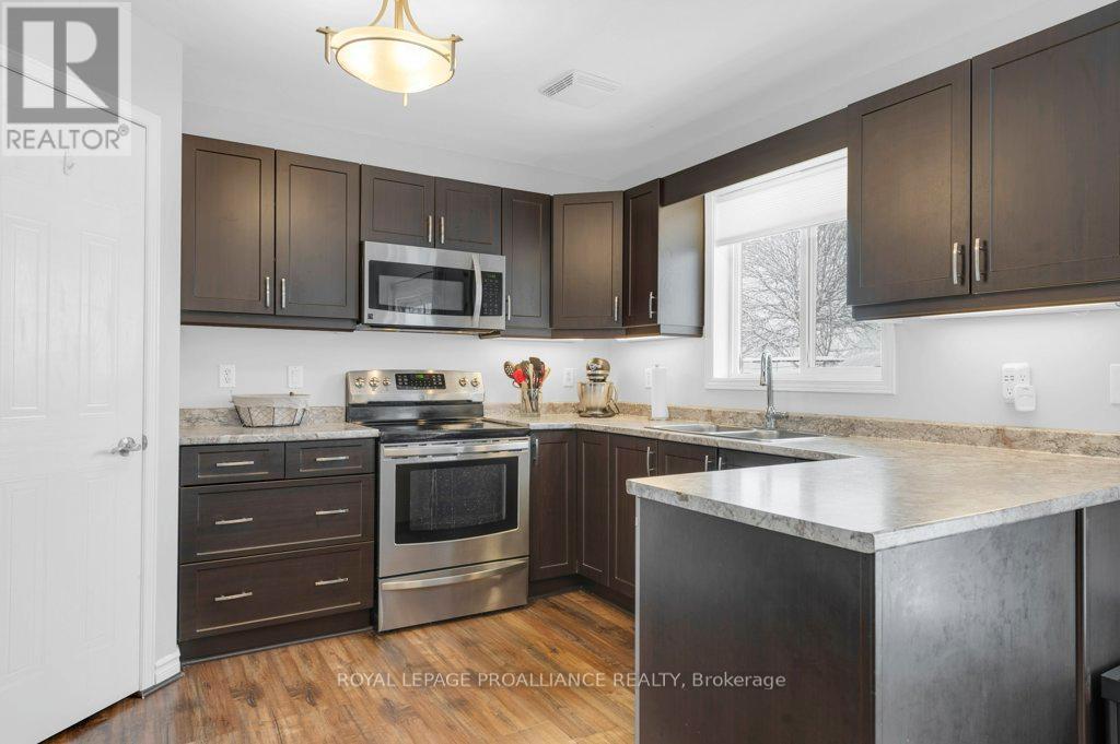 8 Gilmour Court, Quinte West, Ontario  K8V 6V6 - Photo 14 - X12713772