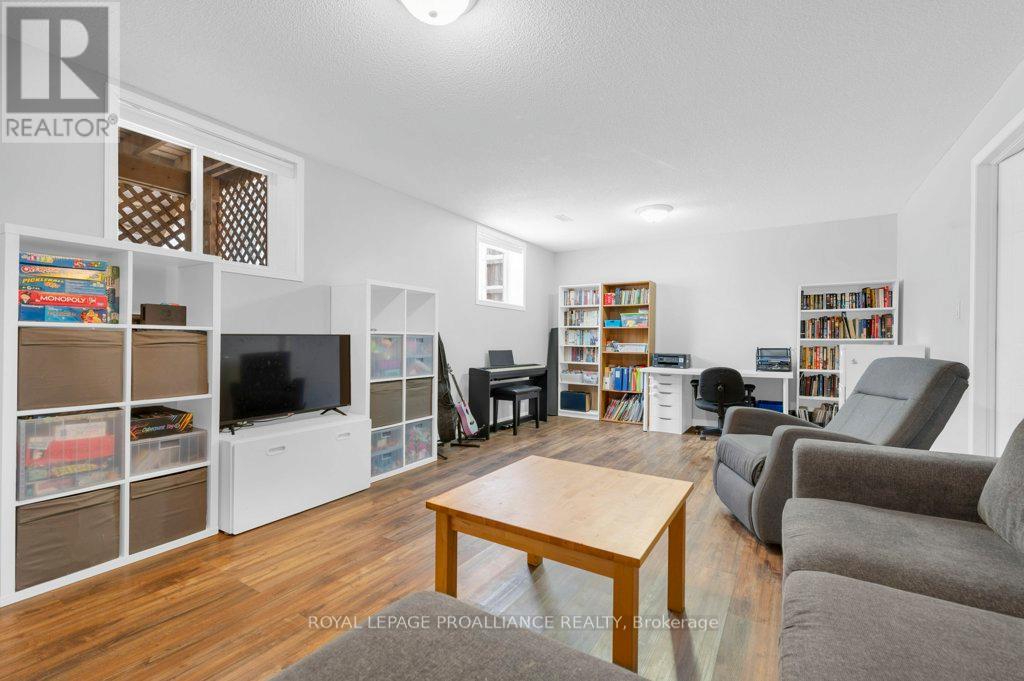 8 Gilmour Court, Quinte West, Ontario  K8V 6V6 - Photo 24 - X12713772