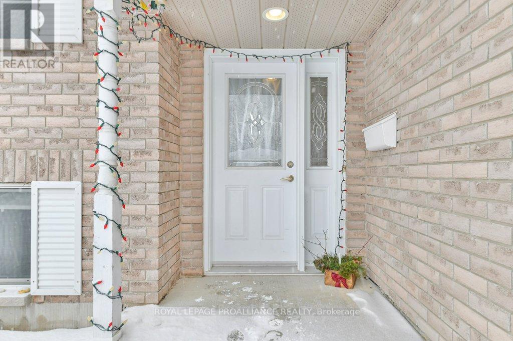 8 Gilmour Court, Quinte West, Ontario  K8V 6V6 - Photo 6 - X12713772